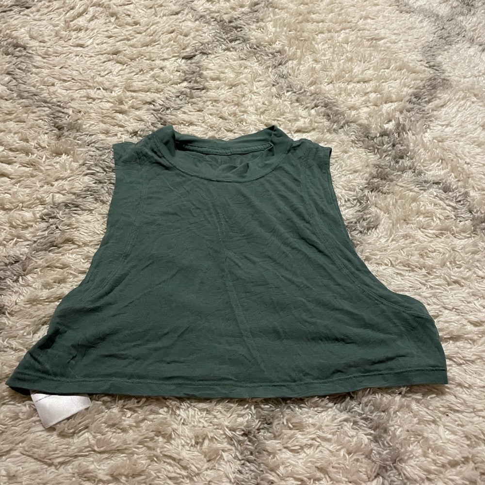 Lululemon cropped tank top